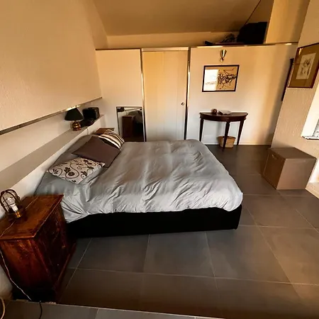 Frontemare Con Terrazzo