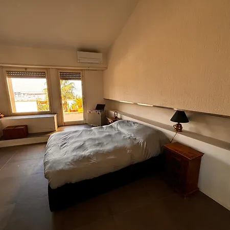 Frontemare Con Terrazzo Apartman