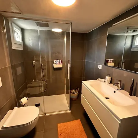 Frontemare Con Terrazzo